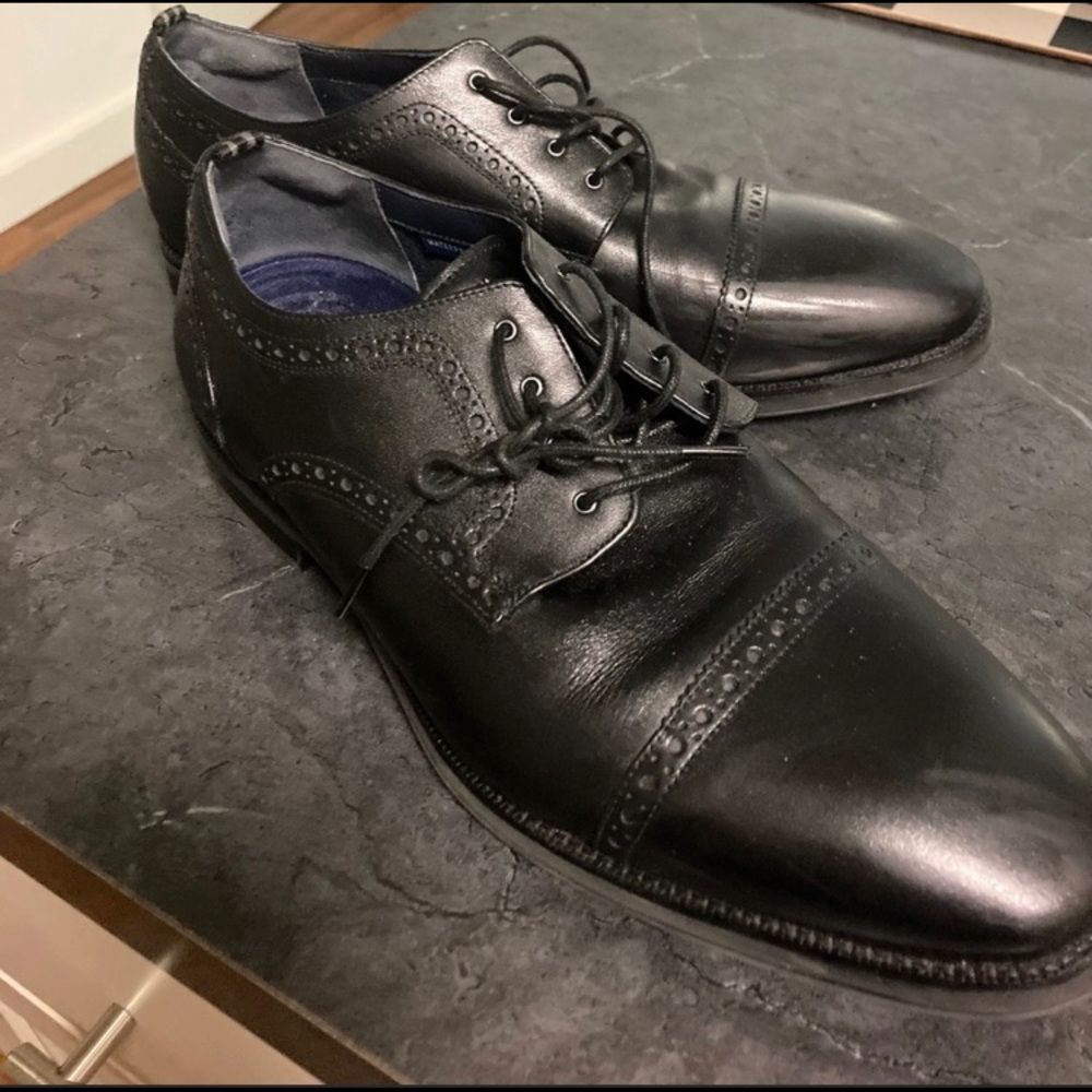 Cole Haan Leather Oxford dress shoe, size 9
